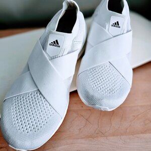 Women's Adidas UltraBoost DNA Slip-On Cloud White, size 6